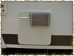 Mud Dauber Water Heater Screen